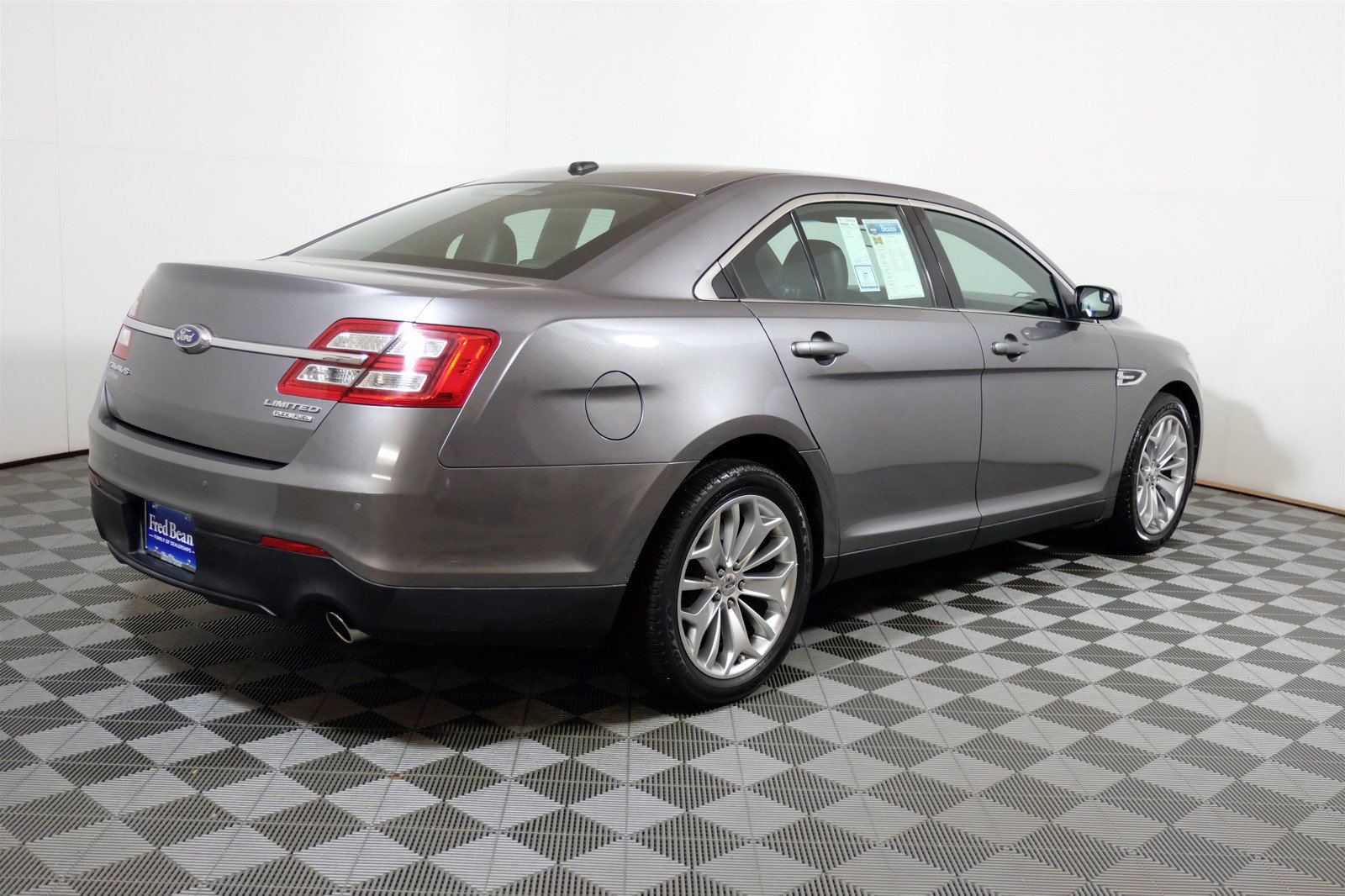 Pre-Owned 2013 Ford Taurus Limited FWD 4dr Car