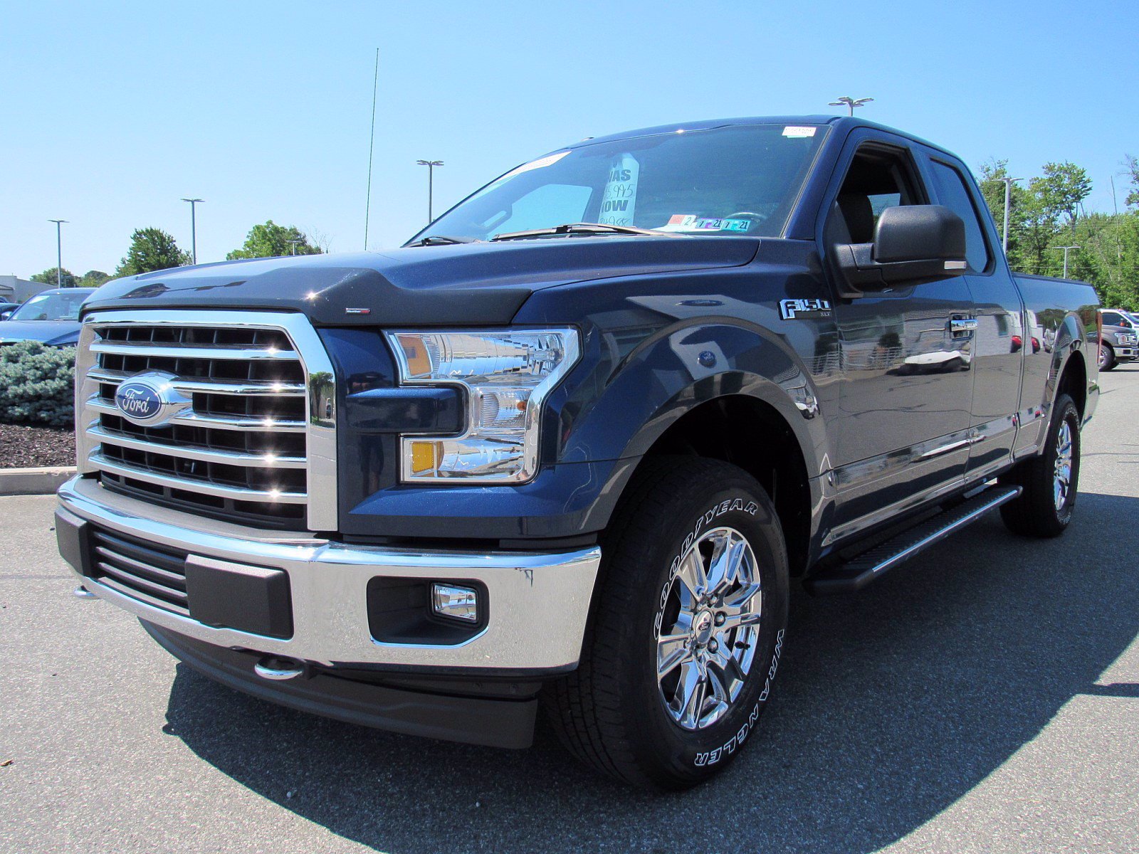 Pre-Owned 2017 Ford F-150 XLT 4WD Extended Cab Pickup