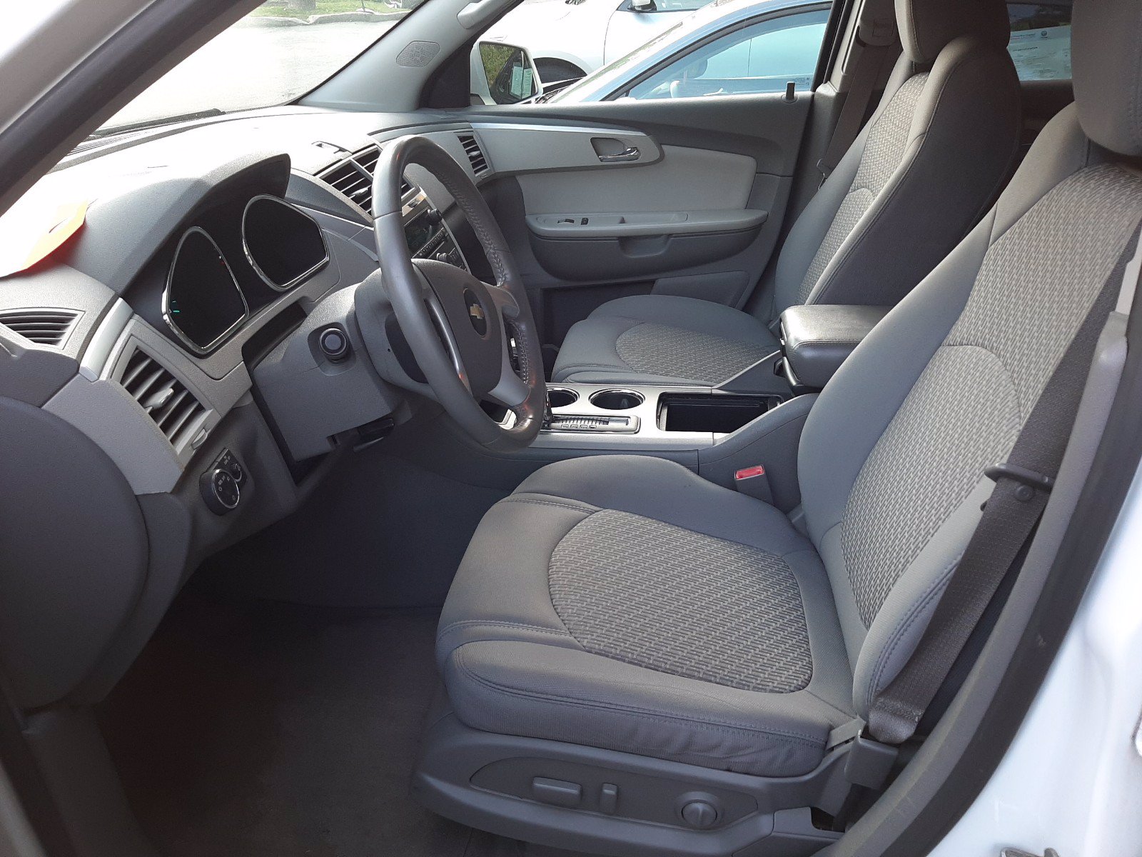 Pre-Owned 2010 Chevrolet Traverse LT with 2LT FWD Sport Utility