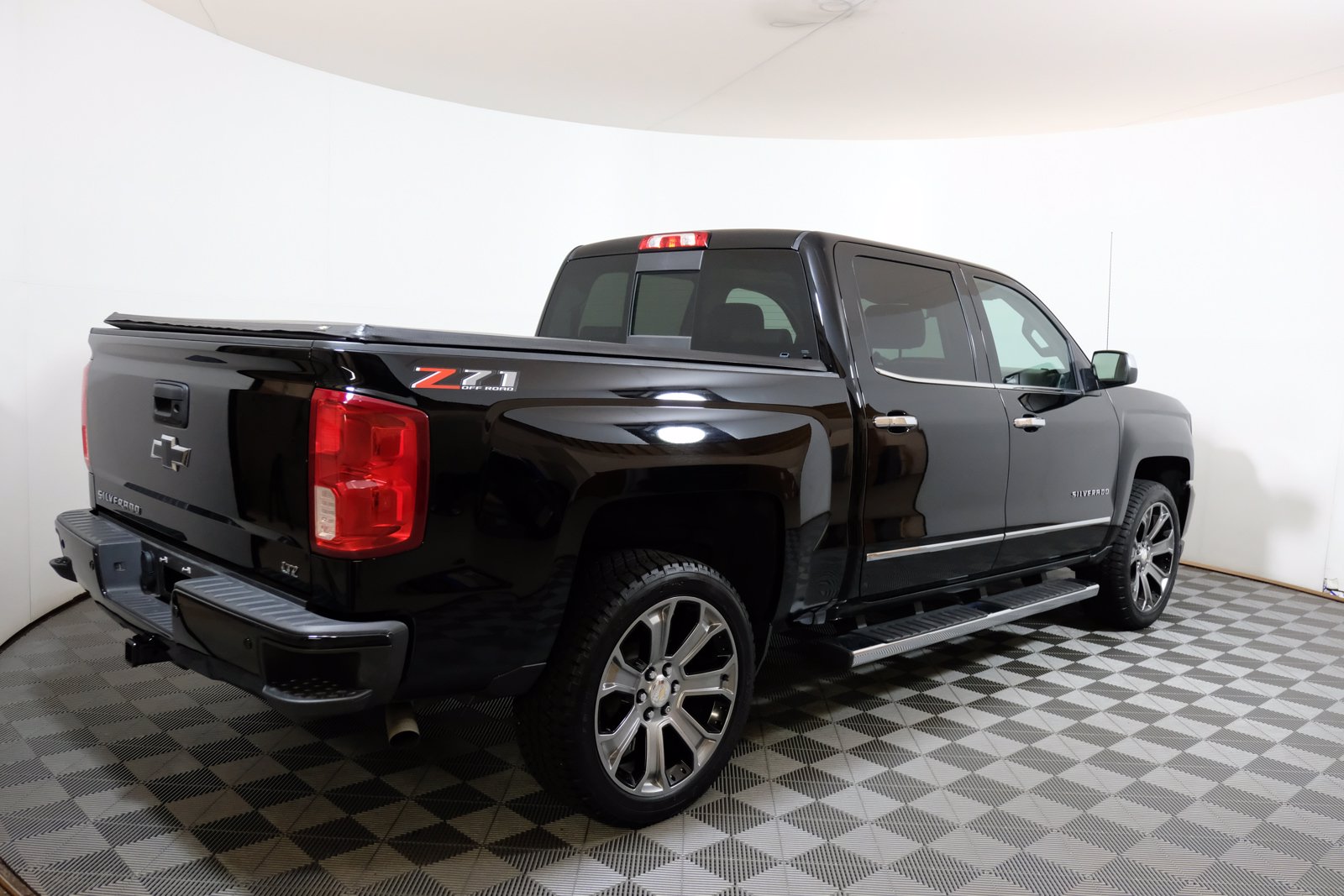 Pre-Owned 2018 Chevrolet Silverado 1500 LTZ 4WD Crew Cab Pickup