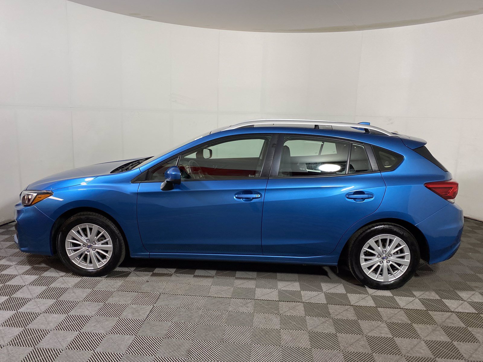 PreOwned 2017 Subaru Impreza Premium AWD Hatchback