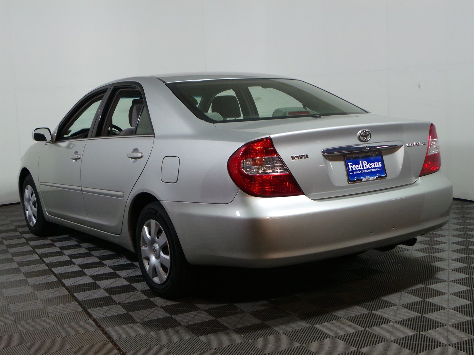 Pre-Owned 2002 Toyota Camry LE FWD 4dr Car