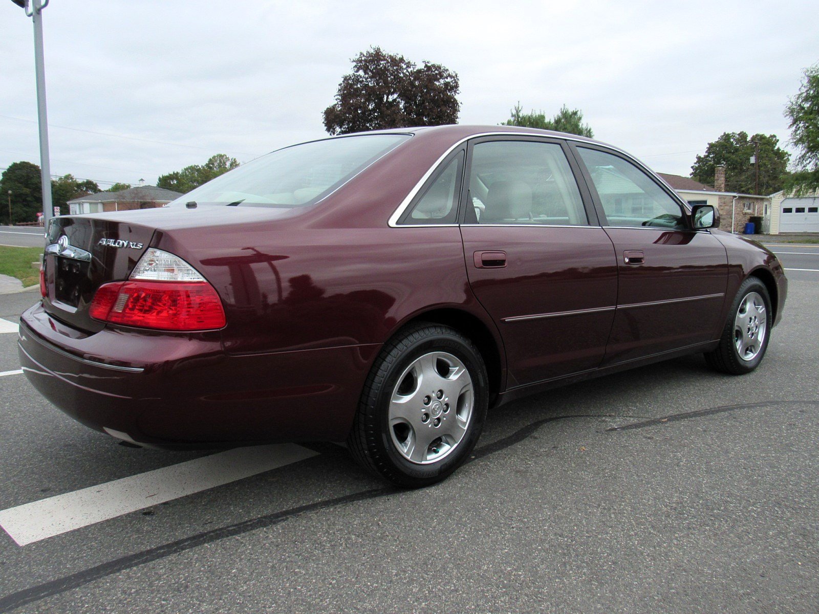 Pre-Owned 2004 Toyota Avalon XLS FWD 4dr Car