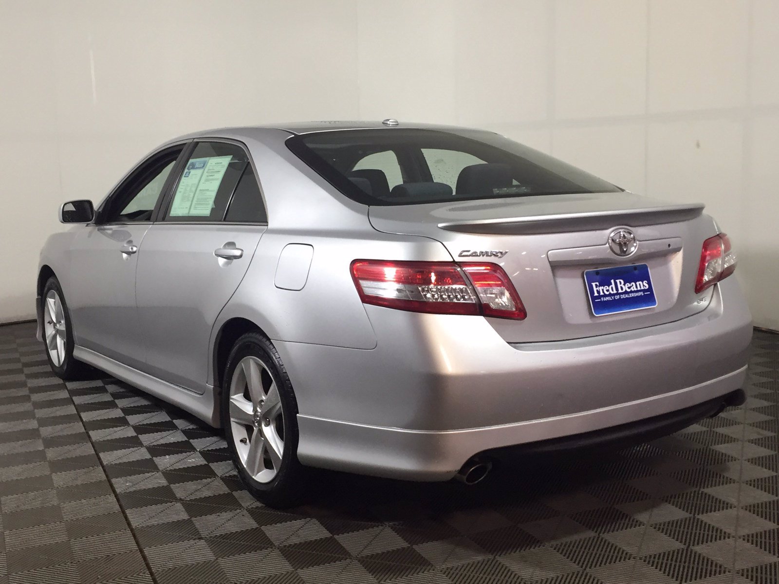 Pre-Owned 2010 Toyota Camry SE FWD 4dr Car