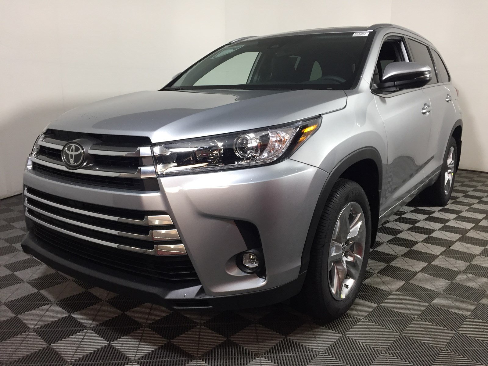 New 2019 Toyota Highlander Limited AWD Sport Utility