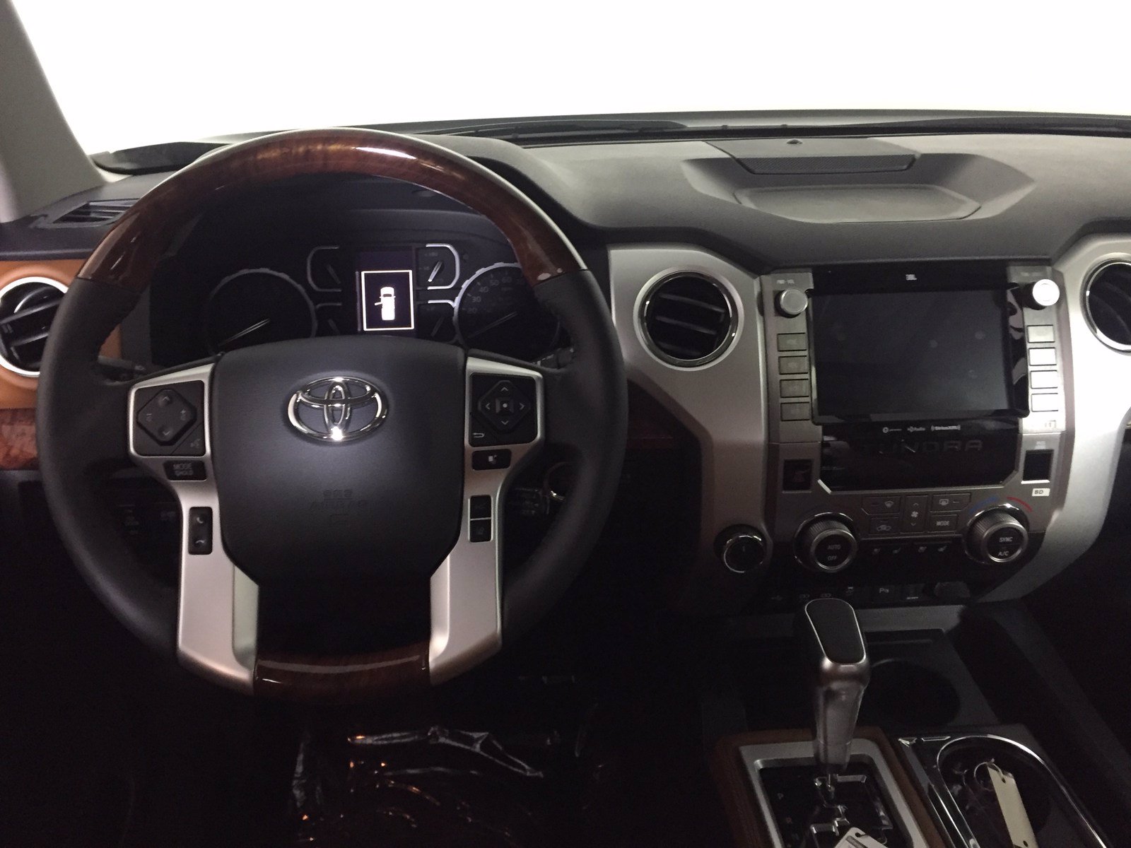New 2020 Toyota Tundra 1794 Edition CrewMax 5.5′ Bed 5.7L (Natl)
