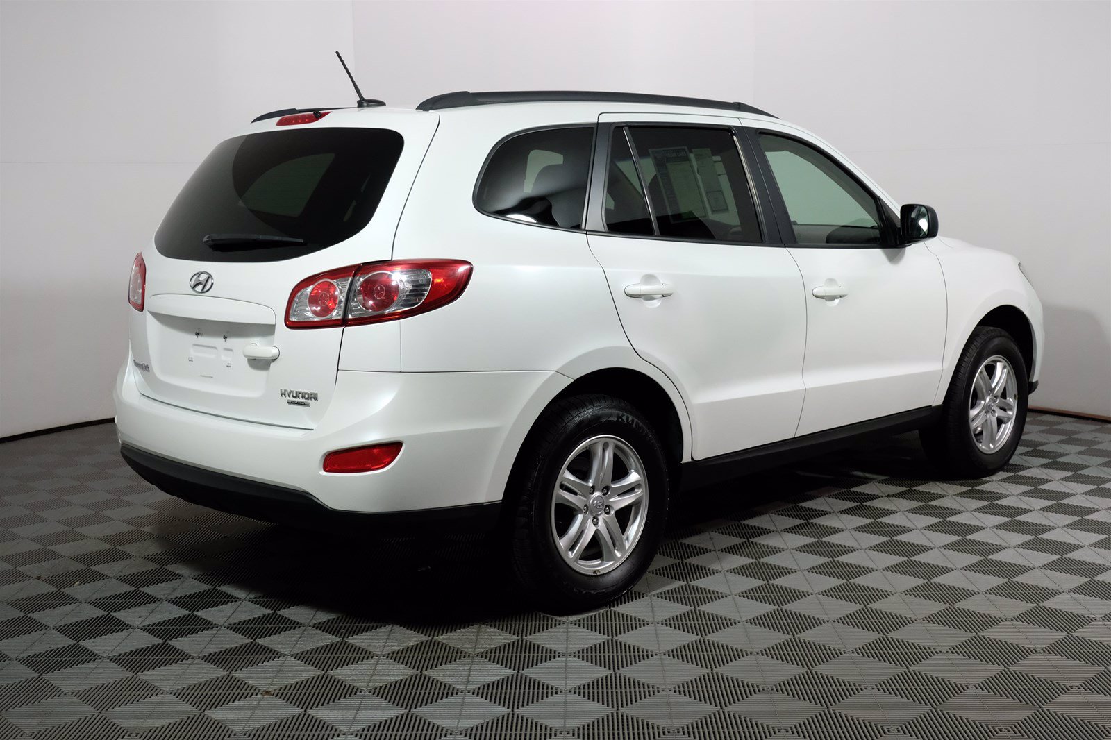 Pre-Owned 2012 Hyundai Santa Fe GLS AWD Sport Utility