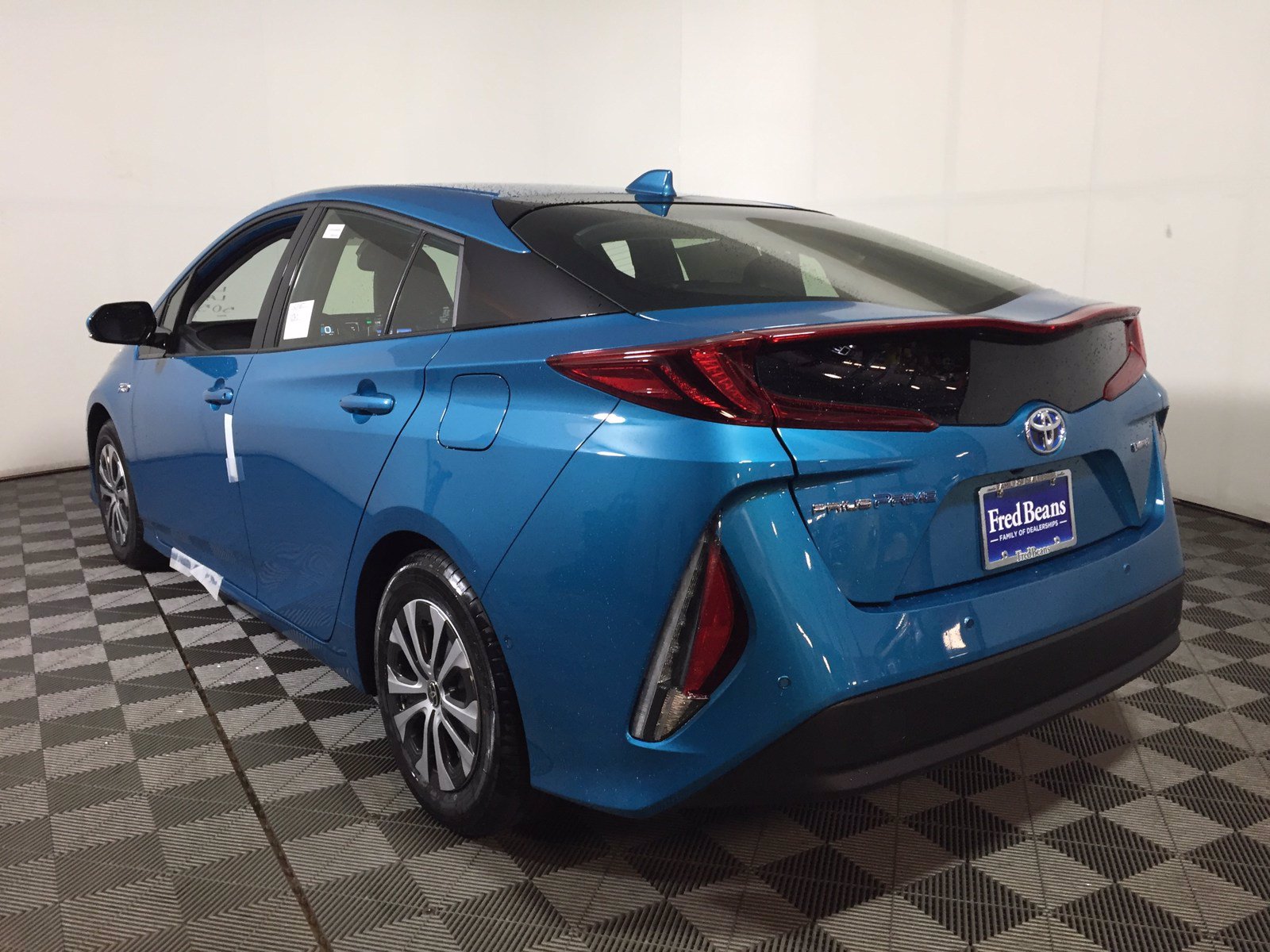 New 2020 Toyota Prius Prime Limited FWD 5