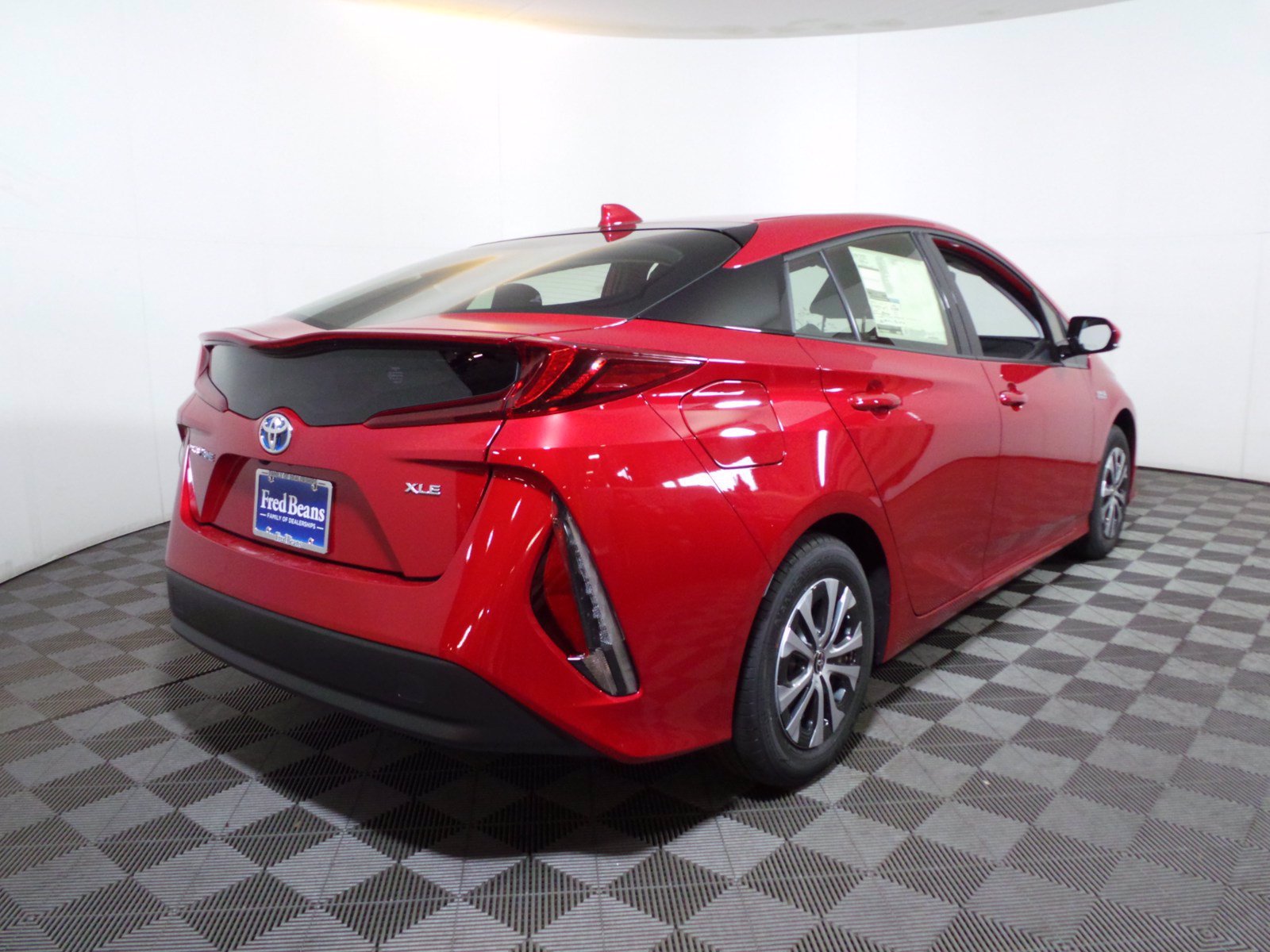 New 2020 Toyota Prius Prime XLE FWD 5