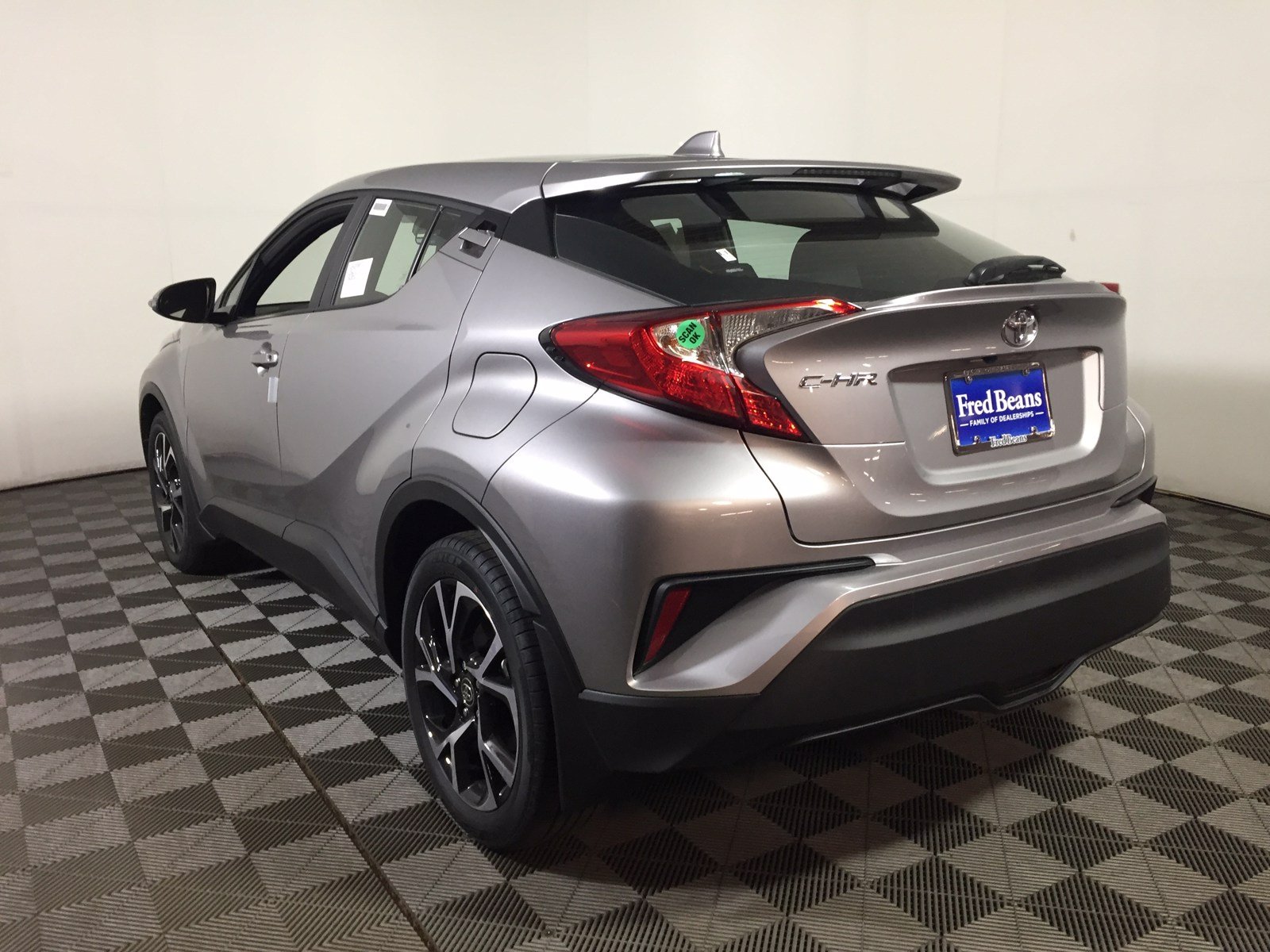 New 2020 Toyota C-HR XLE FWD Sport Utility